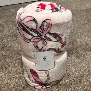 Victoria's Secret Cream and Pink Bow Blanket